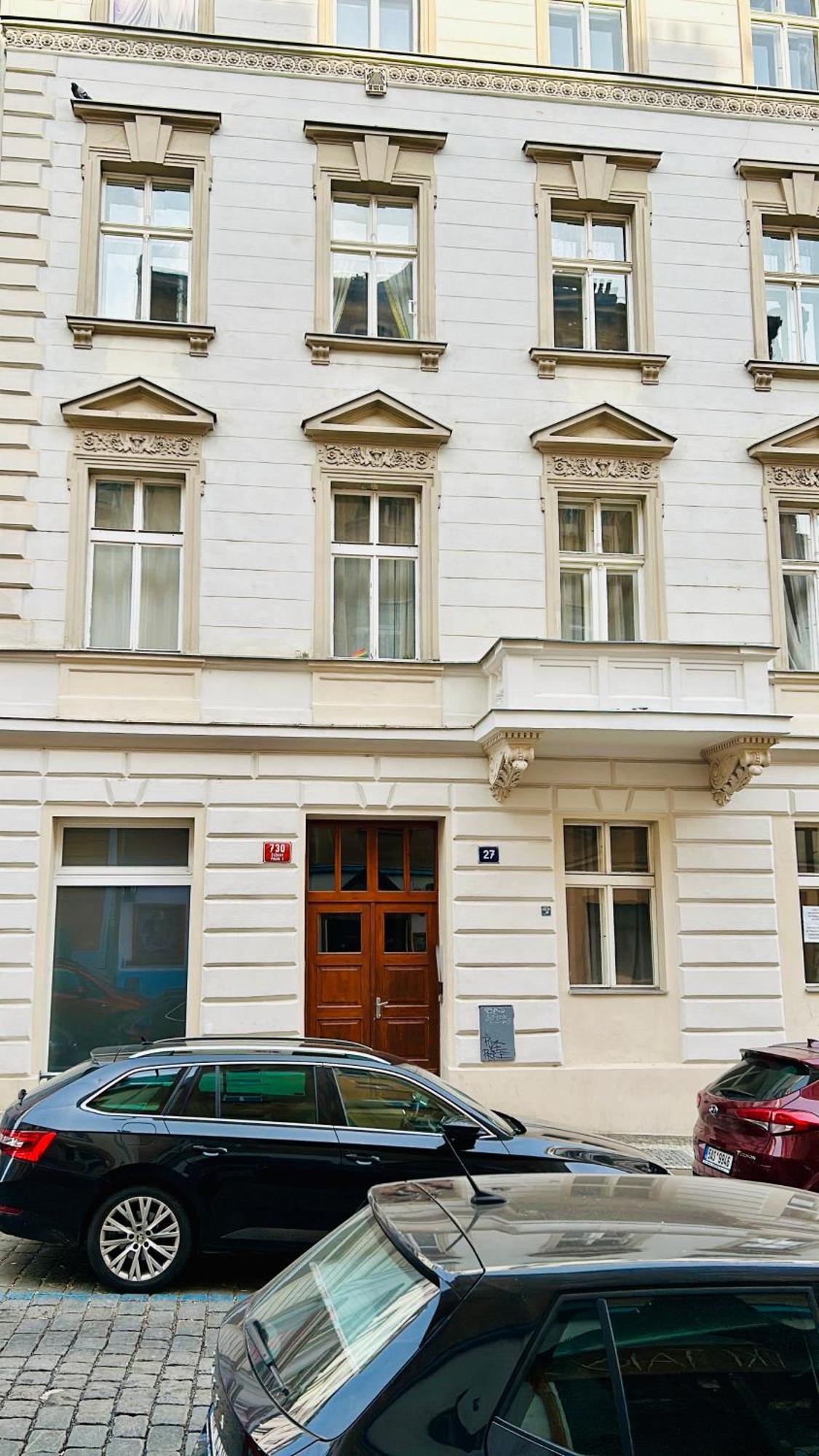 Green Balcony & King Size Bed Prague Luaran gambar
